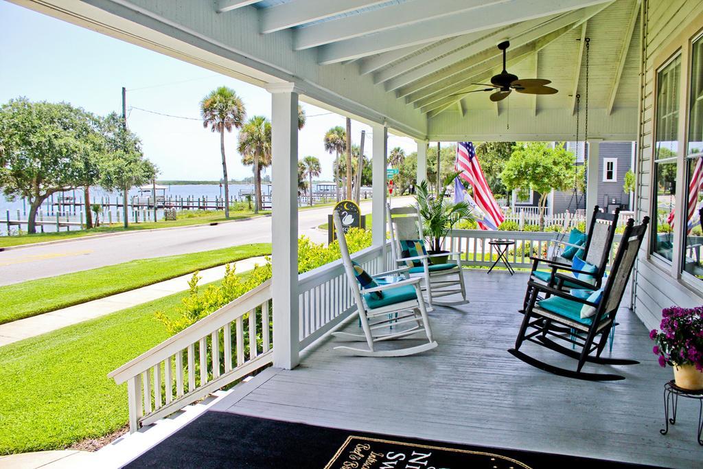 Night Swan Intracoastal Bed & Breakfast New Smyrna Beach Exterior photo