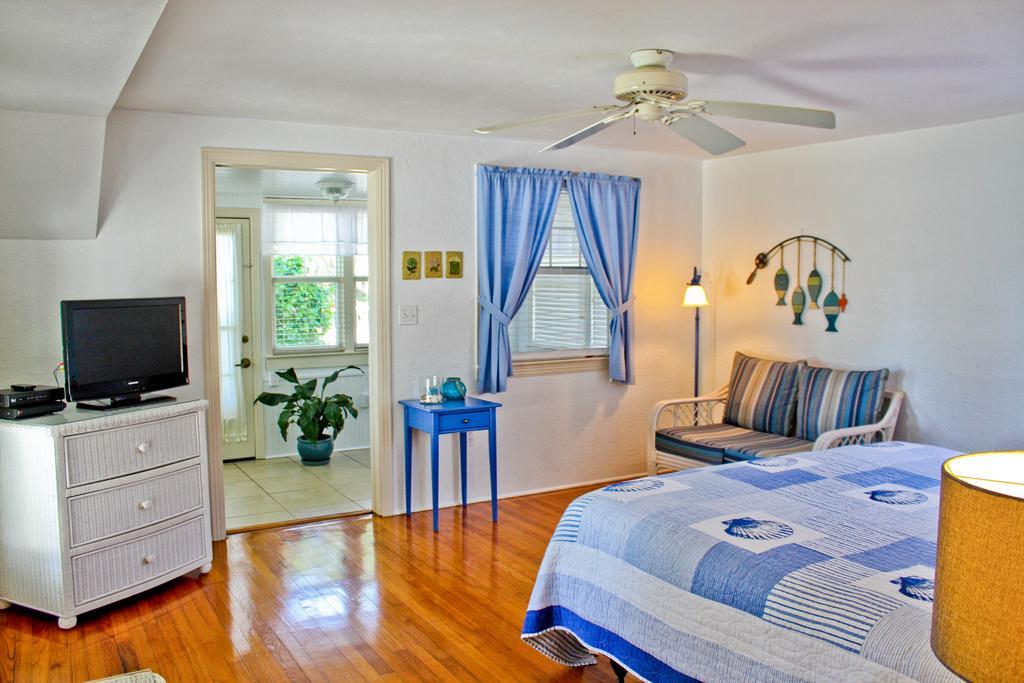 Night Swan Intracoastal Bed & Breakfast New Smyrna Beach Exterior photo